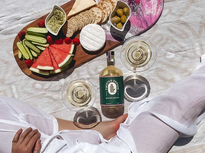The Best Cocktails To Pair With Picnic Food